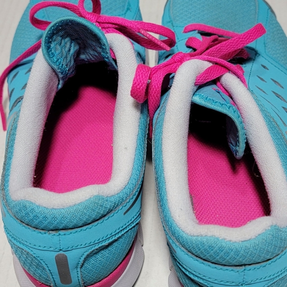 Nike Running Shoes Aqua, Pink Girls Youth Size 7Y - Picture 9 of 13